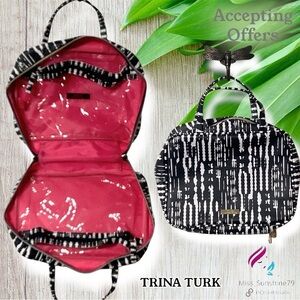 Trina Turk - Travel bag - 2 easy clean compartments - abstract timeless pattern